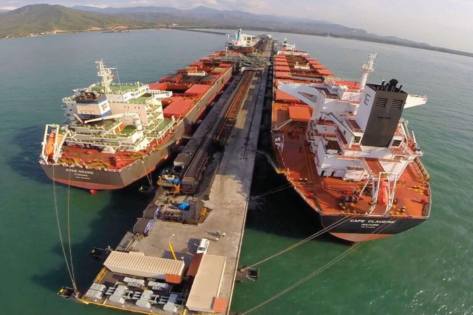 La amarga factura de la revaluación: exportadores de la bahía de Santa Marta y Puerto Drummond sienten el golpe de la caída del dólar