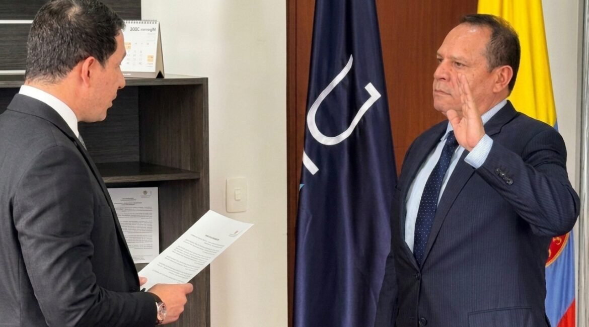 Otro de los nuestros llega a la dirección de la DIAN, Alex Antonio Velásquez Alzamora l
