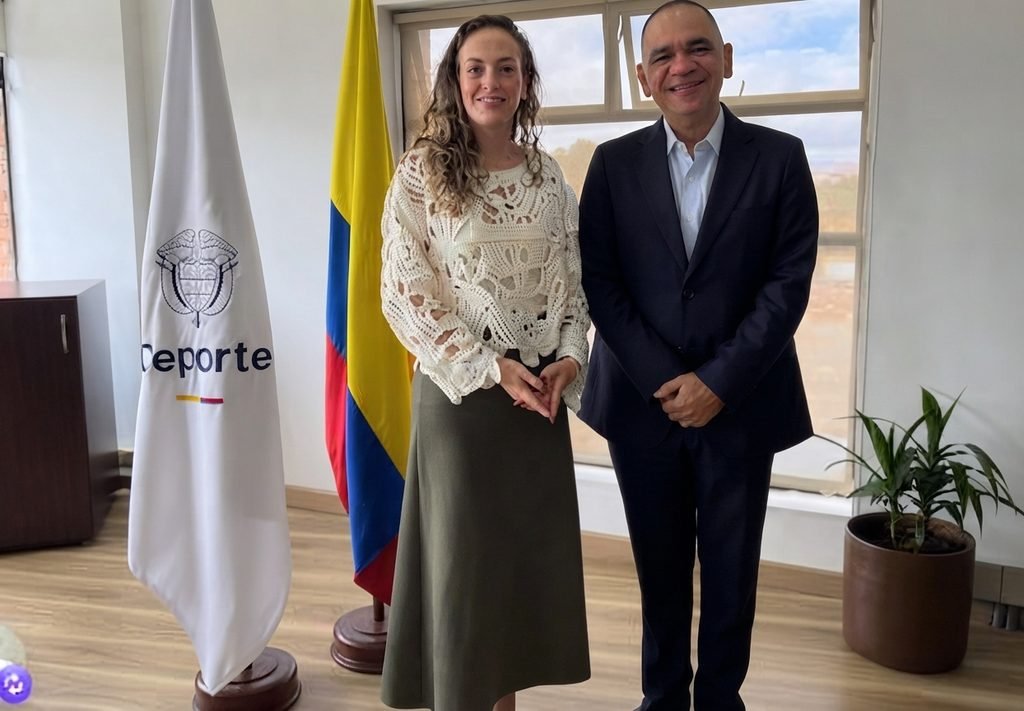 Alcalde de Santa marta Carlos Pinedo y La ministra del Deporte, Juliana Gutiérrez,