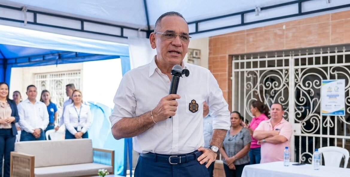 El alcalde de Santa Marta, Carlos Pinedo Cuello